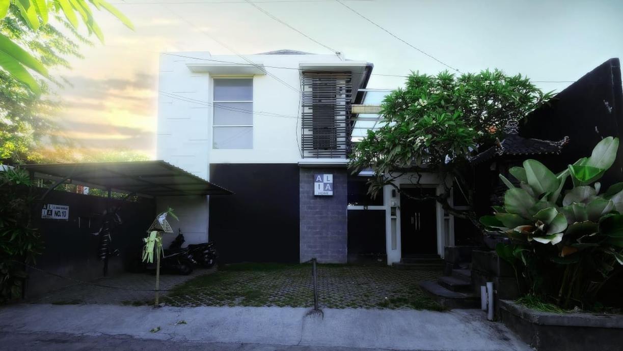 Alia Home Denpasar  Exterior photo