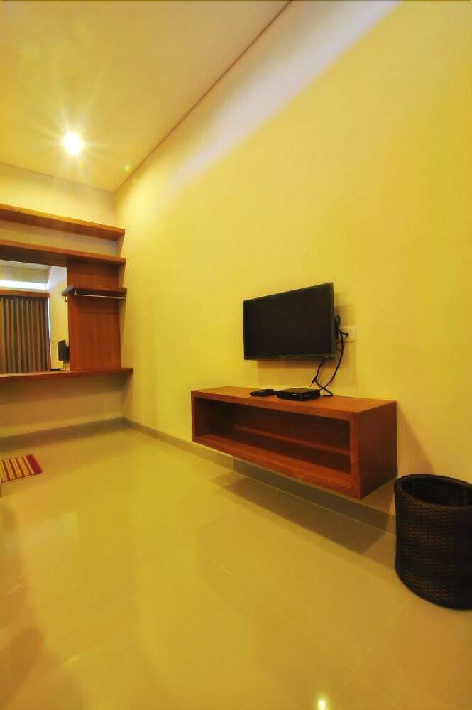 Alia Home Denpasar  Exterior photo